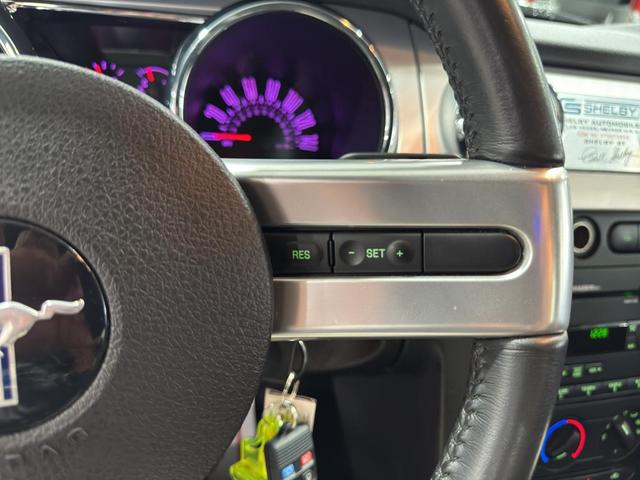 Photo of 2007 Black Ford Mustang