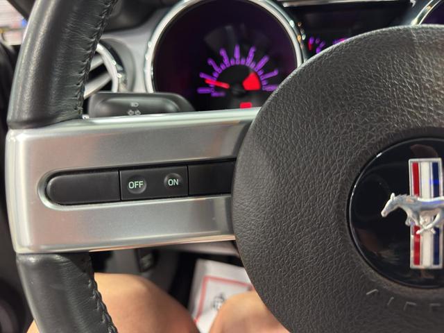 Photo of 2007 Black Ford Mustang