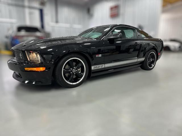 Photo of 2007 Black Ford Mustang