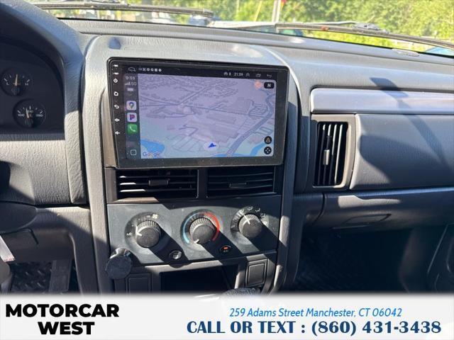 Photo of 2004 Bright Silver Metallic Jeep Grand Cherokee