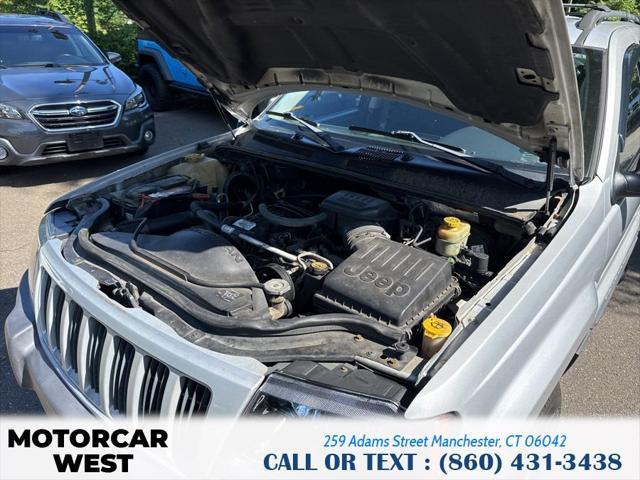 Photo of 2004 Bright Silver Metallic Jeep Grand Cherokee