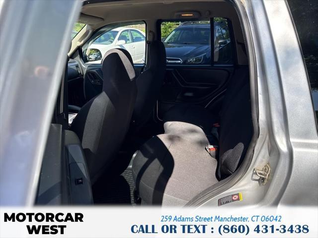 Photo of 2004 Bright Silver Metallic Jeep Grand Cherokee