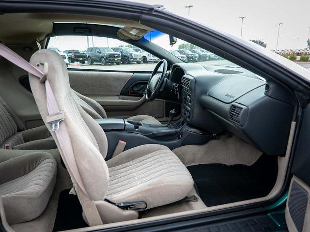 Photo of 1997 Bright Green Metallic Chevrolet Camaro