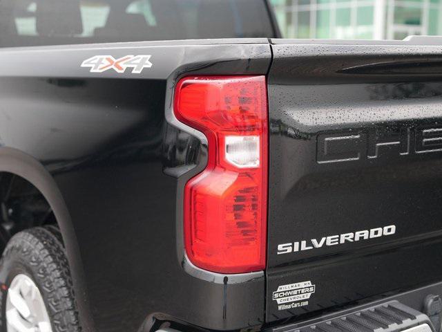 Photo of 2025 Black Chevrolet Silverado 1500