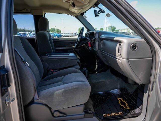 Photo of 2004 Silver Birch Metallic Chevrolet Silverado 1500