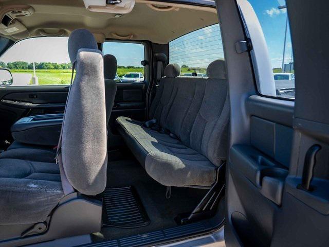 Photo of 2004 Silver Birch Metallic Chevrolet Silverado 1500