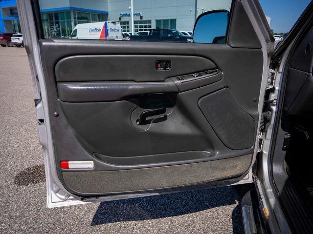 Photo of 2004 Silver Birch Metallic Chevrolet Silverado 1500