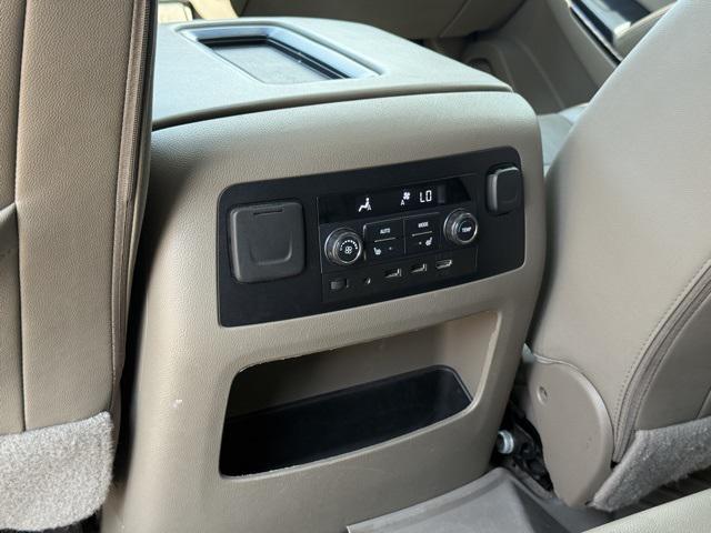 Photo of 2020 Summit White GMC Yukon XL