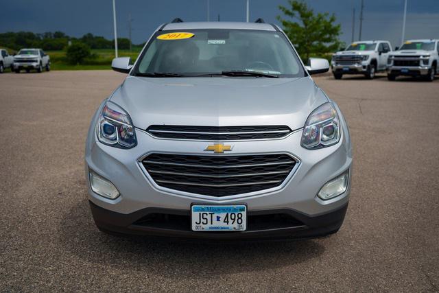 Photo of 2017 Silver Ice Metallic Chevrolet Equinox