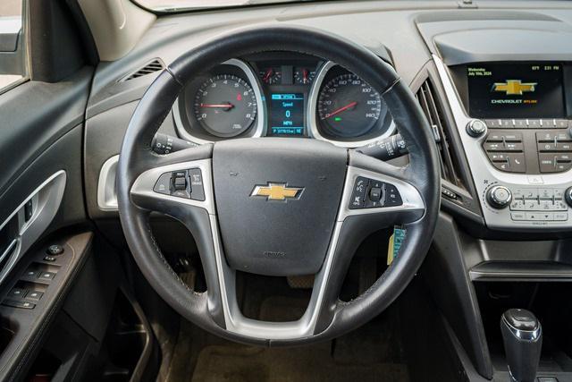 Photo of 2017 Silver Ice Metallic Chevrolet Equinox