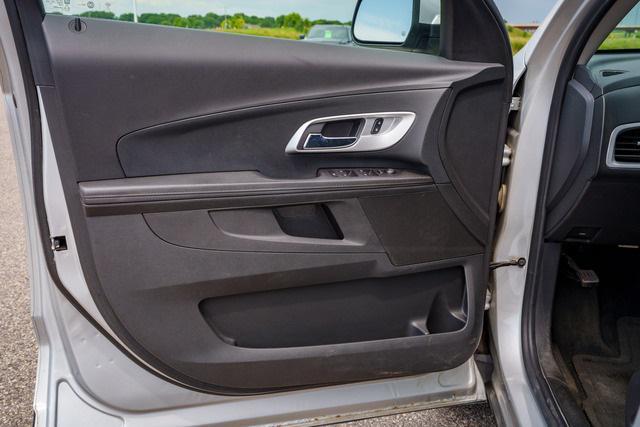 Photo of 2017 Silver Ice Metallic Chevrolet Equinox