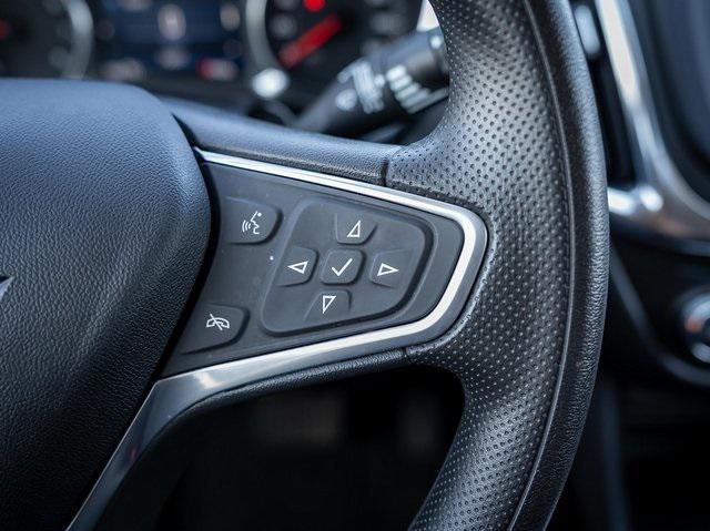 Photo of 2022 Silver Ice Metallic Chevrolet Equinox
