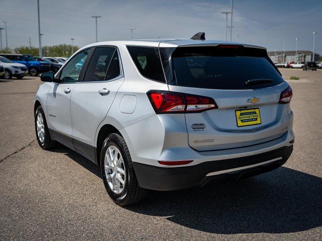 Photo of 2022 Silver Ice Metallic Chevrolet Equinox