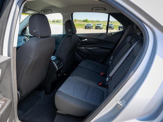 Photo of 2022 Silver Ice Metallic Chevrolet Equinox