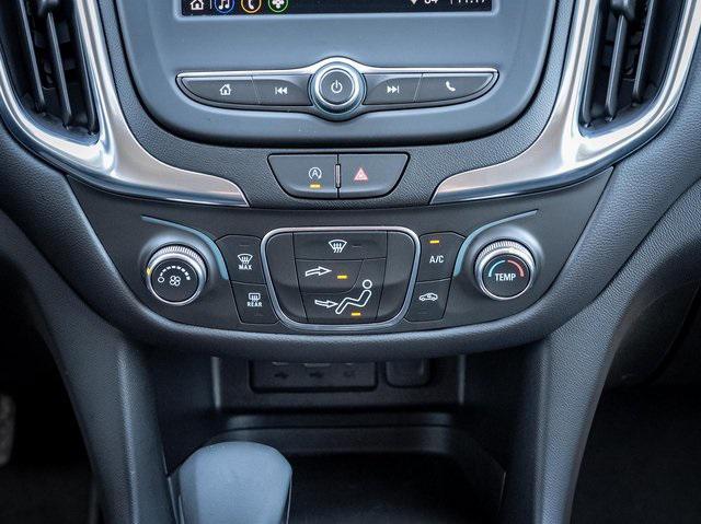 Photo of 2022 Silver Ice Metallic Chevrolet Equinox
