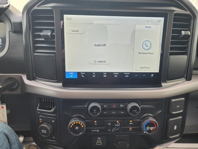 Photo of 2025 Oxford White Ford F-150