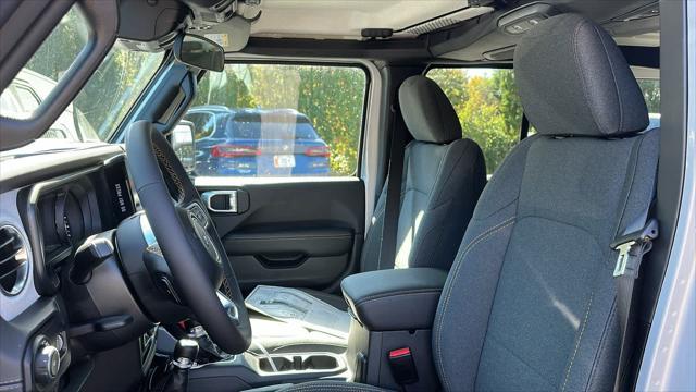 Photo of 2024 Silver Zynith Clearcoat Jeep Wrangler