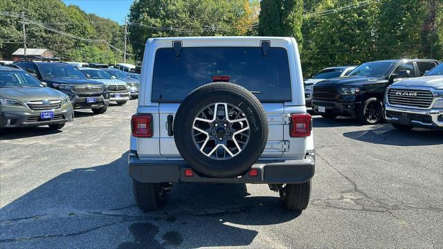 Photo of 2024 Silver Zynith Clearcoat Jeep Wrangler