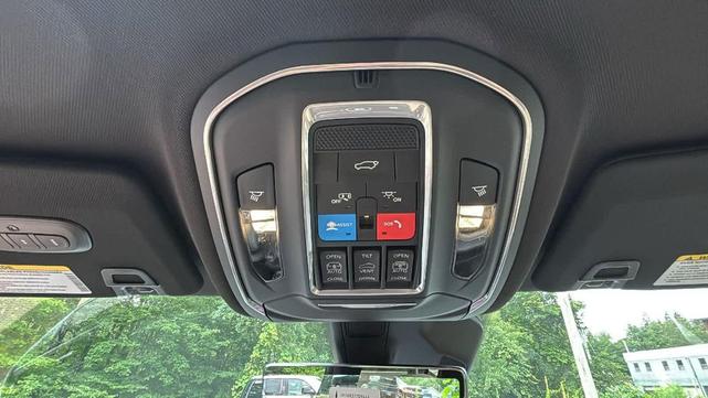 Photo of 2025 Bright White Clearcoat Jeep Grand Cherokee L