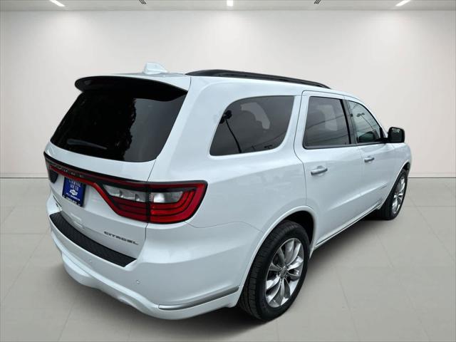 Photo of 2022 White Knuckle Clearcoat Dodge Durango