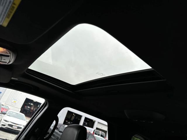 Photo of 2022 White Knuckle Clearcoat Dodge Durango