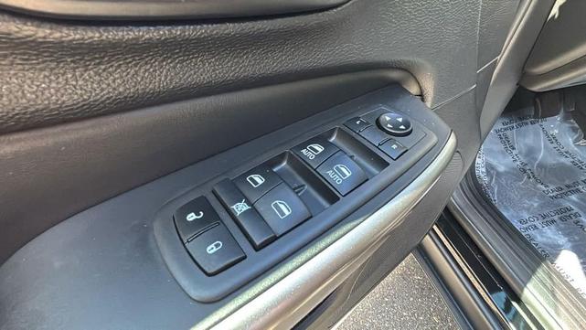Photo of 2021 Diamond Black Crystal Pearlcoat Jeep Cherokee