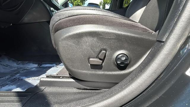 Photo of 2021 Diamond Black Crystal Pearlcoat Jeep Cherokee