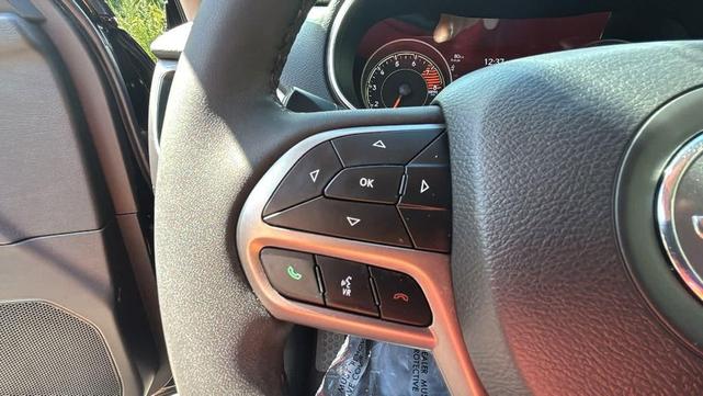 Photo of 2021 Diamond Black Crystal Pearlcoat Jeep Cherokee
