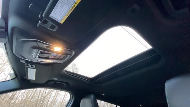 Photo of 2025 Bright White Clearcoat Jeep Grand Cherokee L