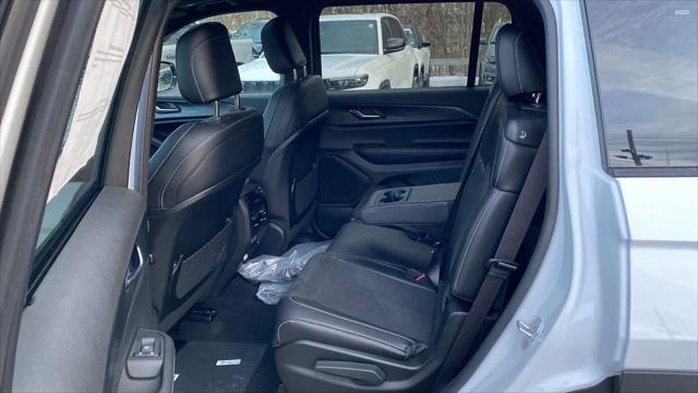Photo of 2025 Bright White Clearcoat Jeep Grand Cherokee L