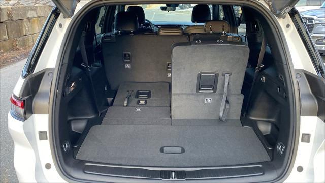 Photo of 2025 Bright White Clearcoat Jeep Grand Cherokee L