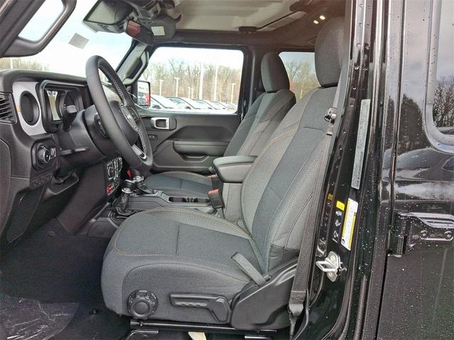 Photo of 2025 Black Clearcoat Jeep Wrangler