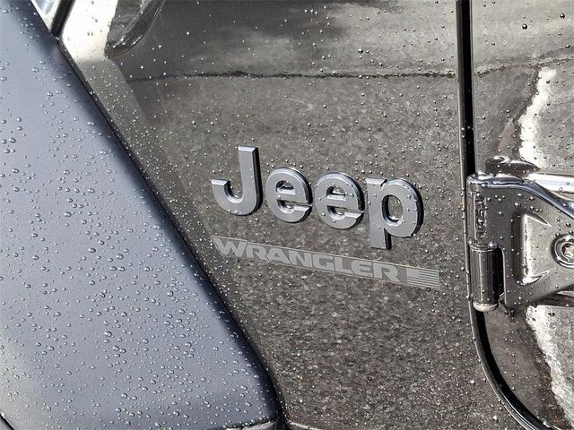 Photo of 2025 Black Clearcoat Jeep Wrangler