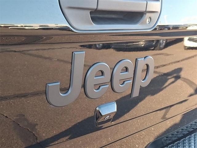 Photo of 2021 Black Clearcoat Jeep Gladiator
