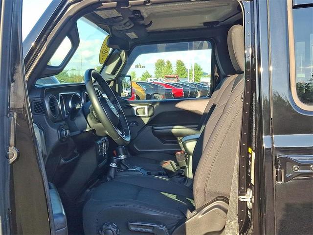 Photo of 2021 Black Clearcoat Jeep Gladiator