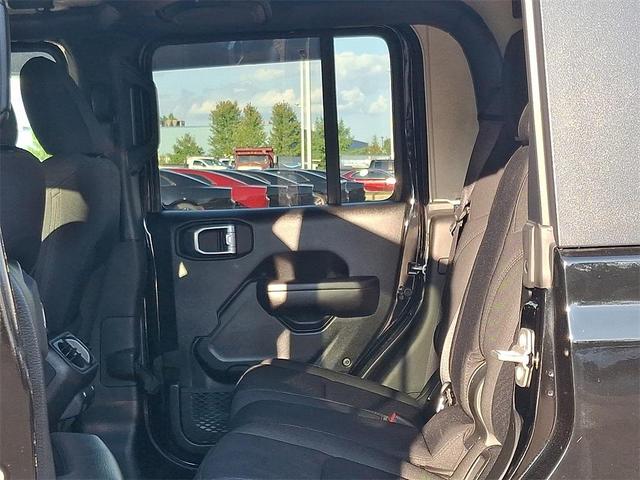 Photo of 2021 Black Clearcoat Jeep Gladiator