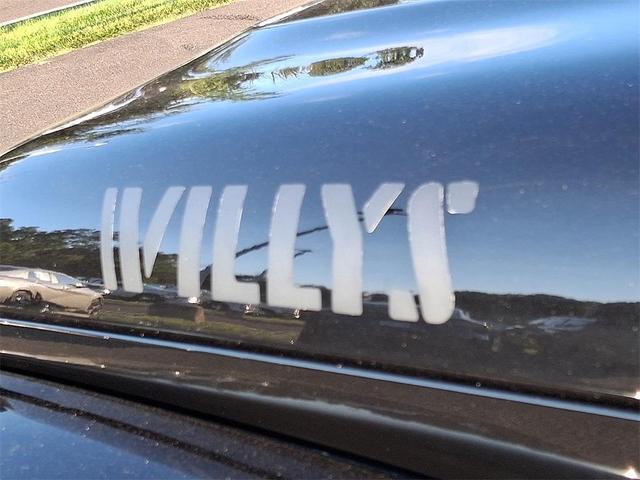Photo of 2021 Black Clearcoat Jeep Gladiator