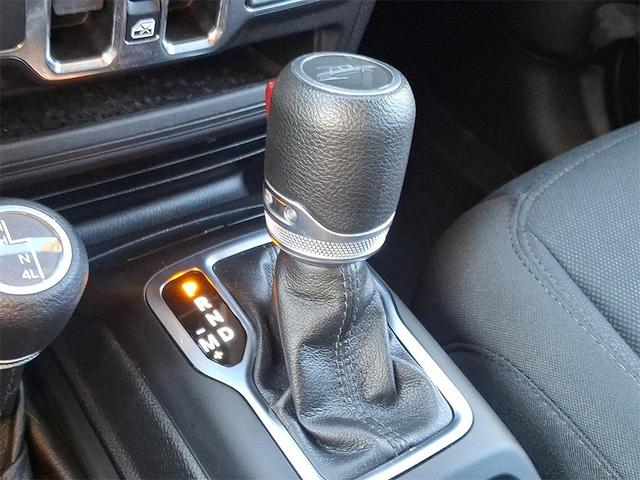 Photo of 2021 Black Clearcoat Jeep Gladiator