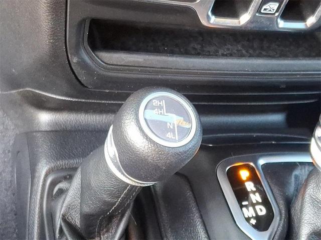 Photo of 2021 Black Clearcoat Jeep Gladiator