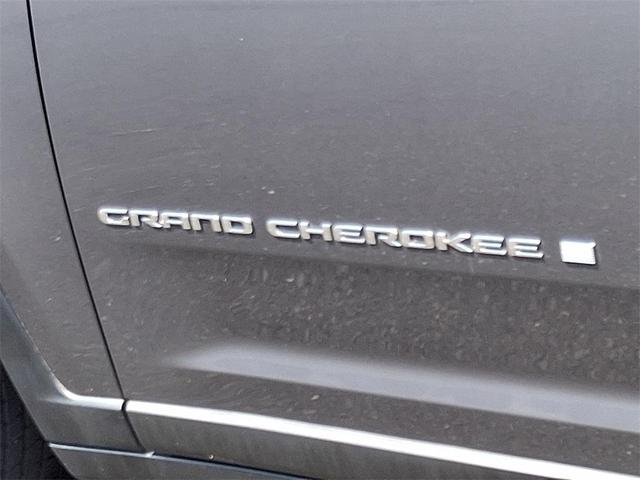 Photo of 2022 Metallic Jeep Grand Cherokee L