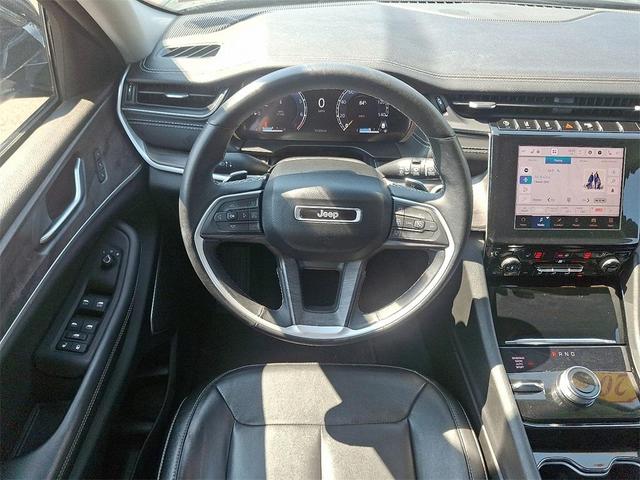 Photo of 2022 Metallic Jeep Grand Cherokee L