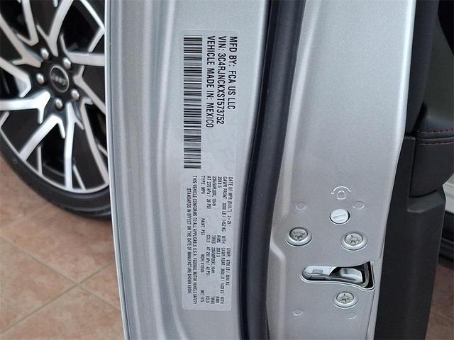 Photo of 2025 Silver Zynith Clearcoat Jeep Wagoneer S