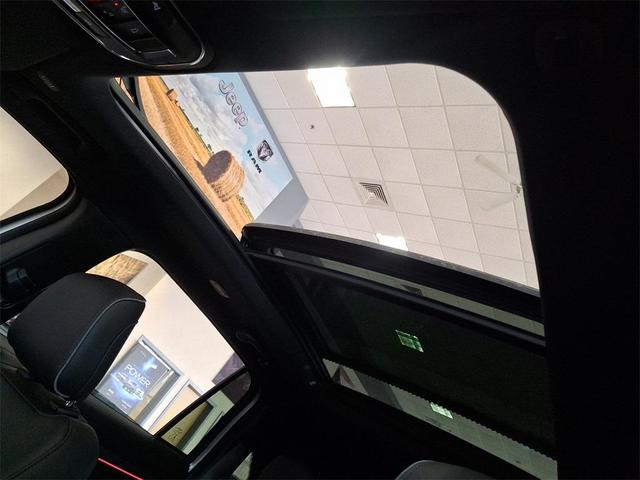 Photo of 2025 Silver Zynith Clearcoat Jeep Wagoneer S