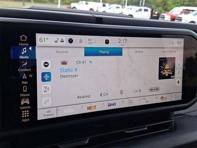 Photo of 2025 Bright White Clearcoat Jeep Gladiator