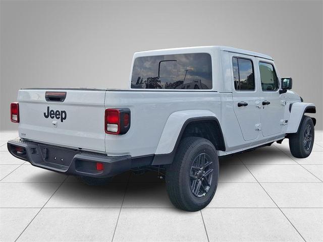 Photo of 2025 Bright White Clearcoat Jeep Gladiator