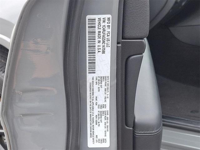 Photo of 2022 Sting Gray Clearcoat Jeep Grand Cherokee WK