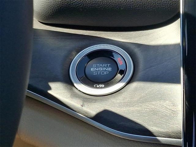 Photo of 2025 Metallic Jeep Grand Cherokee L