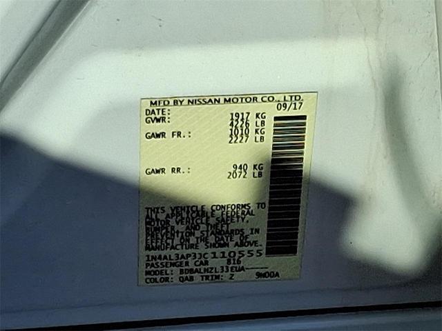 Photo of 2018 White Nissan Altima