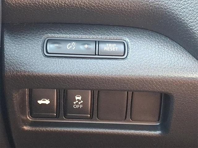Photo of 2018 White Nissan Altima