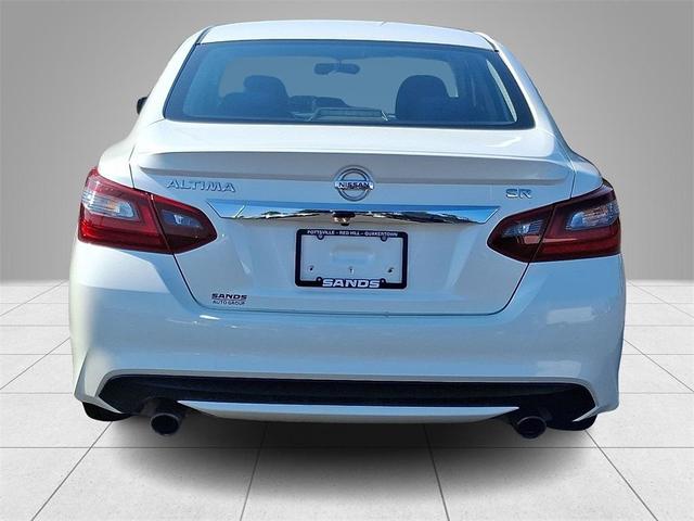 Photo of 2018 White Nissan Altima